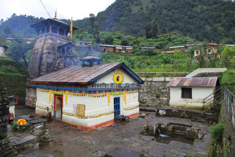 Trek to Triyuginarayan Temple